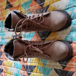 Whote Mountain boots